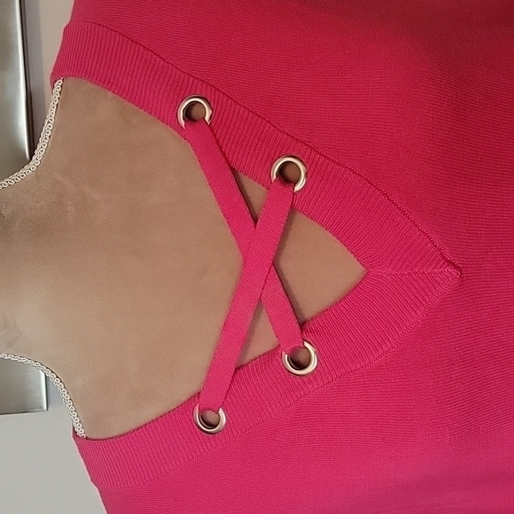 Michael Michael Kors Bright Pink Long Sleeved V-Neck Sweater, Size M, EUC - Picture 3 of 9